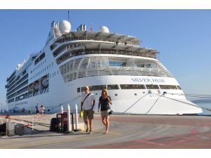 560 Amerikalı turist gemiyle Kuşadası’nda