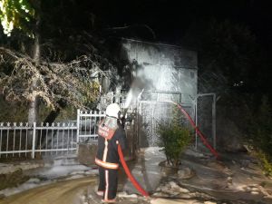 Trafo bomba gibi patladı, tüm semt karanlığa büründü