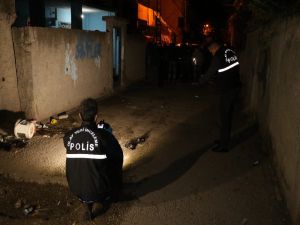 Adana’da bir kişi evinin avlusunda uğradığı silahlı saldırıda hayatını kaybetti