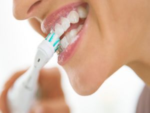 Şarjlı diş fırçalarında bilinçsiz kullanımına dikkat
