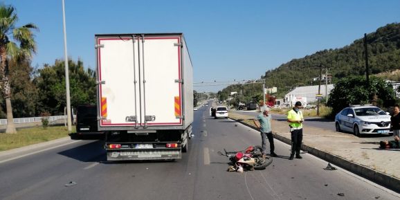 Alanya’da motosikletle kamyon çarpıştı: 1 ağır yaralı