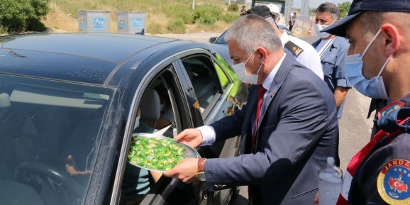 Antalya’ya gelen misafirlere validen sürpriz denetim