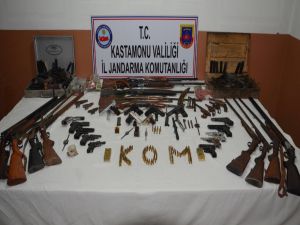 Jandarma; Mühimmat Deposu Ve Çok Sayıda Silah Ele Geçirdi