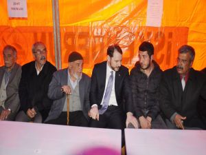 Bakan Albayrak Şehit Selim Vurdal’ın Ailesini Ziyaret Etti