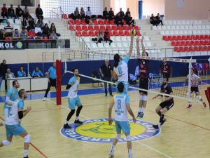 Haliliye Voleybol Takımından Play-off Yolunda Önemli Galibiyet