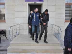 Uşak’ta Yabancı Uyruklu Uyuşturucu Tüccarı 3 Kişi Tutuklandı