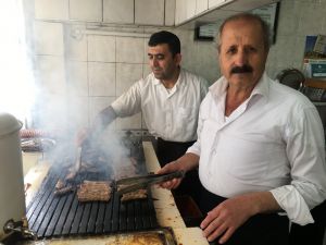 İzmir’den Amerika’ya Kargoyla Pişmiş Köfte Gönderiyor