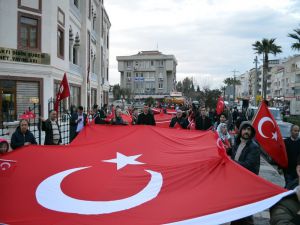 Afrin’de Terörle Mücadele Eden Mehmetçiğe Bayrak Yürüyüşlü Destek