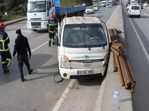 Kontrolden Çıkan Kamyonet Otomobille Çarpıştı: 1 Yaralı
