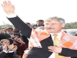 Saruhanlı Belediyesinden Çiftçiye Ekipman Desteği