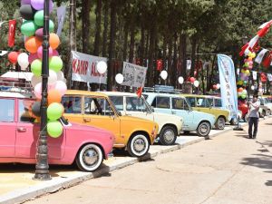 Kepez’de Klasik Otomobiller Buluşuyor