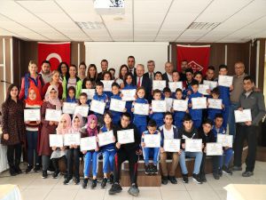Sarıkeçili Yörük Çocuklar Sertifikalarını Aldı