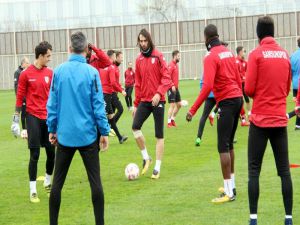 Samaras: “Eski Samaras Değilim Ama Çok Çalışıyorum”