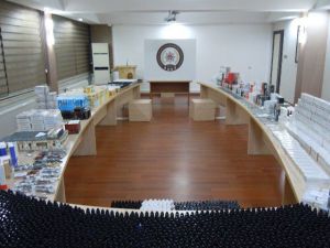 Denizli’de Kaçak Elektronik Sigara, Likit Ve Cinsel İçerikli Ürünler Ele Geçirildi