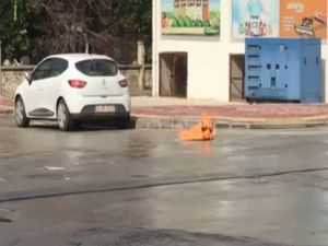 Yol Ortasında Alev Alan Piknik Tüp Bomba Gibi Patladı