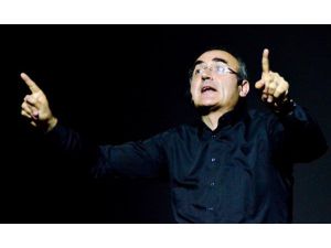 Sunay Akın, sağlıkçılar için sahneye çıktı