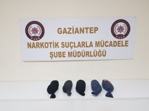 Çorap içindeki uyuşturucu sevkiyatına polis darbesi