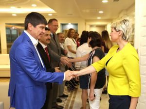Başkan Türel, Belediye Çalışanlarıyla Bayramlaştı