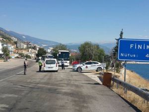 Finike Polis Ve Jandarmadan Bayram Uygulaması