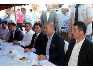 Çavuşoğlu: İnşallah bu Ramazan Bayramı sorunların çözümüne vesile olur