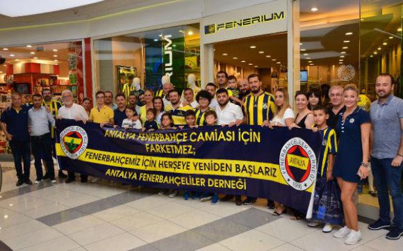 Taraftardan Fenerbahce Ye Destek