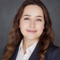 BAHAR AKSUNGUR / KONUK YAZAR