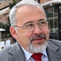 BEKİR BÜLENT ÖZSOY / KONUK YAZAR