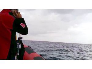 Balıkesir’de kayıp balıkçıları arama çalışması denizden ve havadan sürüyor