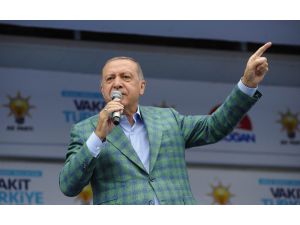 Cumhurbaşkanı Erdoğan: "Teröristlerin sandıklara tehdidinde tepelerine tepelerine bineceğiz"