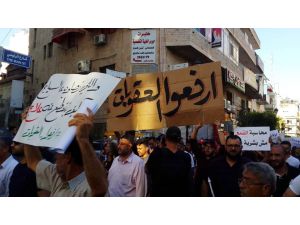 Ramallah’ta hükümet yaptırımlarına karşı protesto
