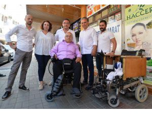 Muratpaşa'dan engelli vatandaşa akülü sandalye