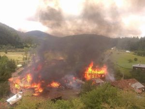 Kastamonu’da çıkan yangında 3 ev, 3 kuruluk, 3 ahır, 2 ambar yandı