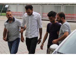 Samsun’da cep telefonu gasp eden Iraklılar tutuklandı