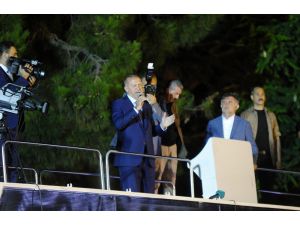 Cumhurbaşkanı Erdoğan Huber Köşkü önünde toplanan kalabalığa seslendi