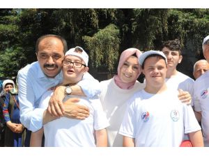 AK Parti Trabzon Milletvekilleri ve adayları Trabzon’un doğu ilçelerini turladı