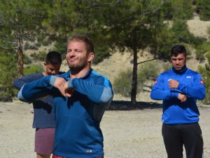 Kırkpınar’ın başpehlivanı Balaban güreşlere Antalya’da hazırlanıyor