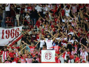 Antalyasporlu taraftarlardan 'stada gitmeme kararı'