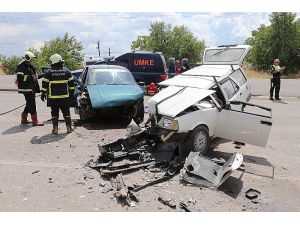 Karabük’te otomobiller kafa kafaya çarpıştı: 1 ölü, 7 yaralı