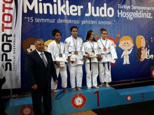 Salihlili Kerimenur İşbecer Türkiye şampiyonu