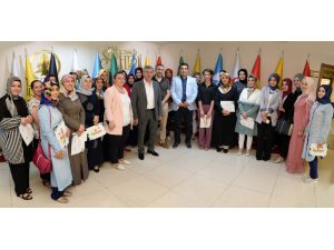 Başkan Çetin, Nezaket Okulu eğitmenlerine sertifika verdi