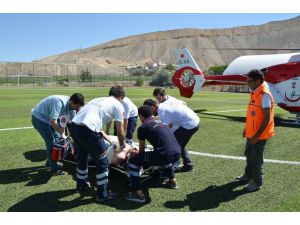 Kalp krizi geçiren vatandaşın imdadına hava ambulansı yetişti