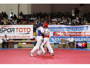 Türkiye Taekwondo Şampiyonası açılış sereonisi yapıldı