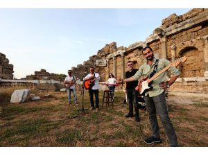Manavgat'ta Özgür Şarkılar'a klip