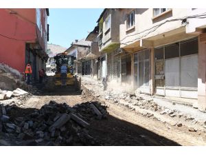 Bitlis Caddesi’nde asfalt hazırlığı