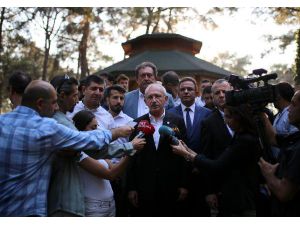 Kılıçdaroğlu'na 'Siyasetin CEO'su' pankartıyla karşılama (2)