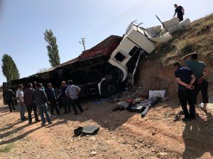 Elmalı'da kaza: 2 yaralı