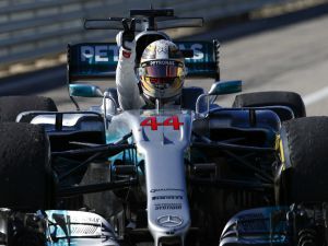 Mercedes AMG Petronas üst üste 4. kez Dünya Şampiyonu oldu