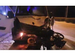 Bursa’da minibüs ile motosiklet çarpıştı: 1 yaralı