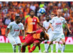 UEFA Şampiyonlar Ligi: Galatasaray: 1 - Lokomotiv Moskova: 0 (İlk yarı)