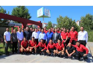 UTAŞ Uşakspor futbolcular Sağlıklı Yaşam ve Gençlik Merkezinde